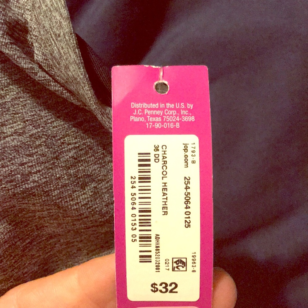 Racerback SPORTS BRA. Underwire 36DD